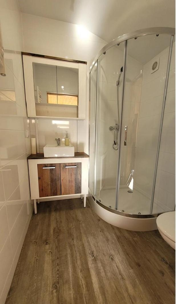 Vip Village Las Woda Rower - Podgrzewany Basen, Balia, Sauna Miedzierza 외부 사진